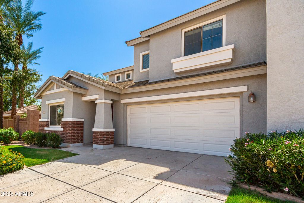 Photo of 1079 E Iris Drive, Chandler, AZ 85286 (MLS # 6910598)