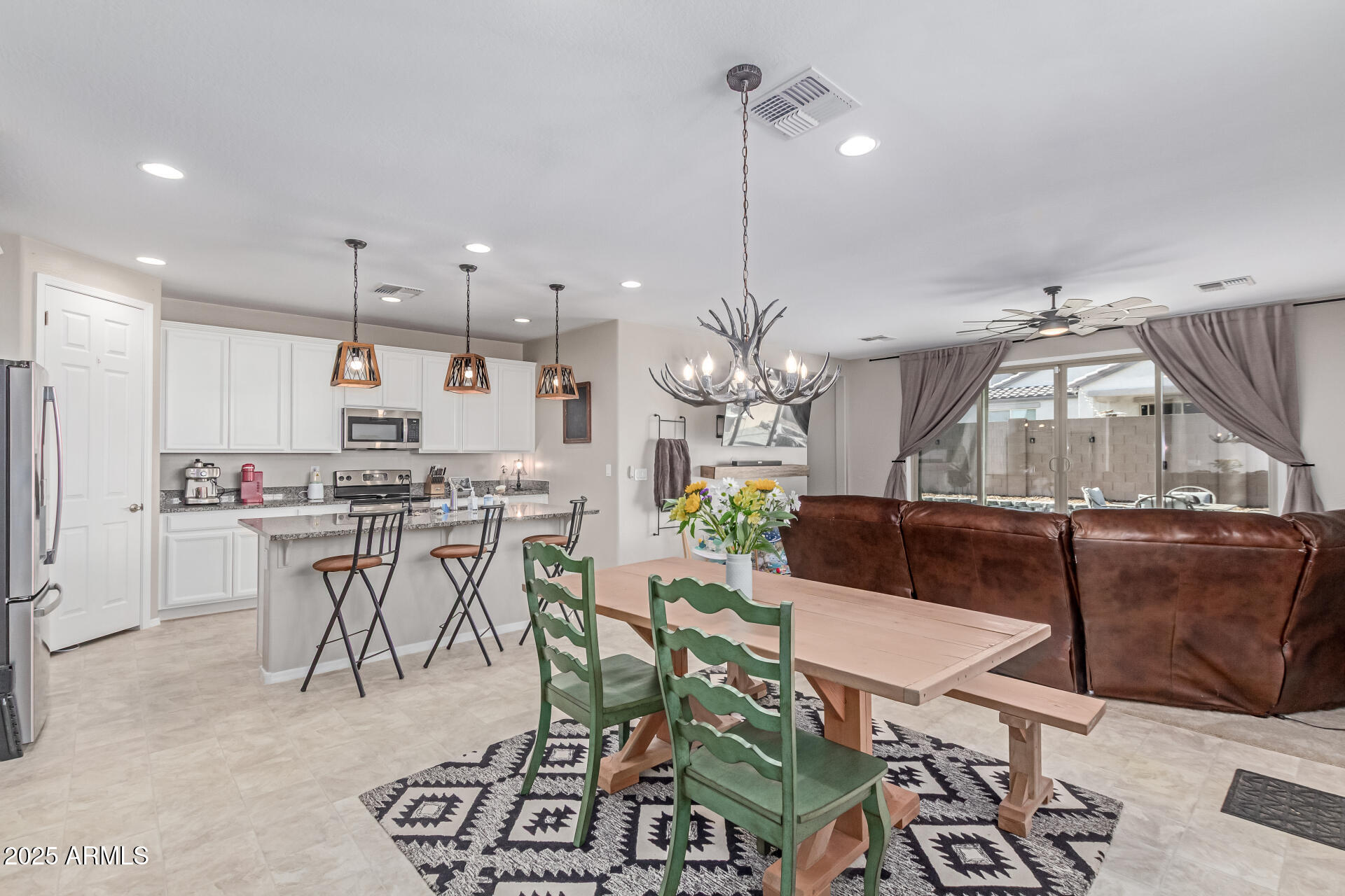996 W Shannons Way