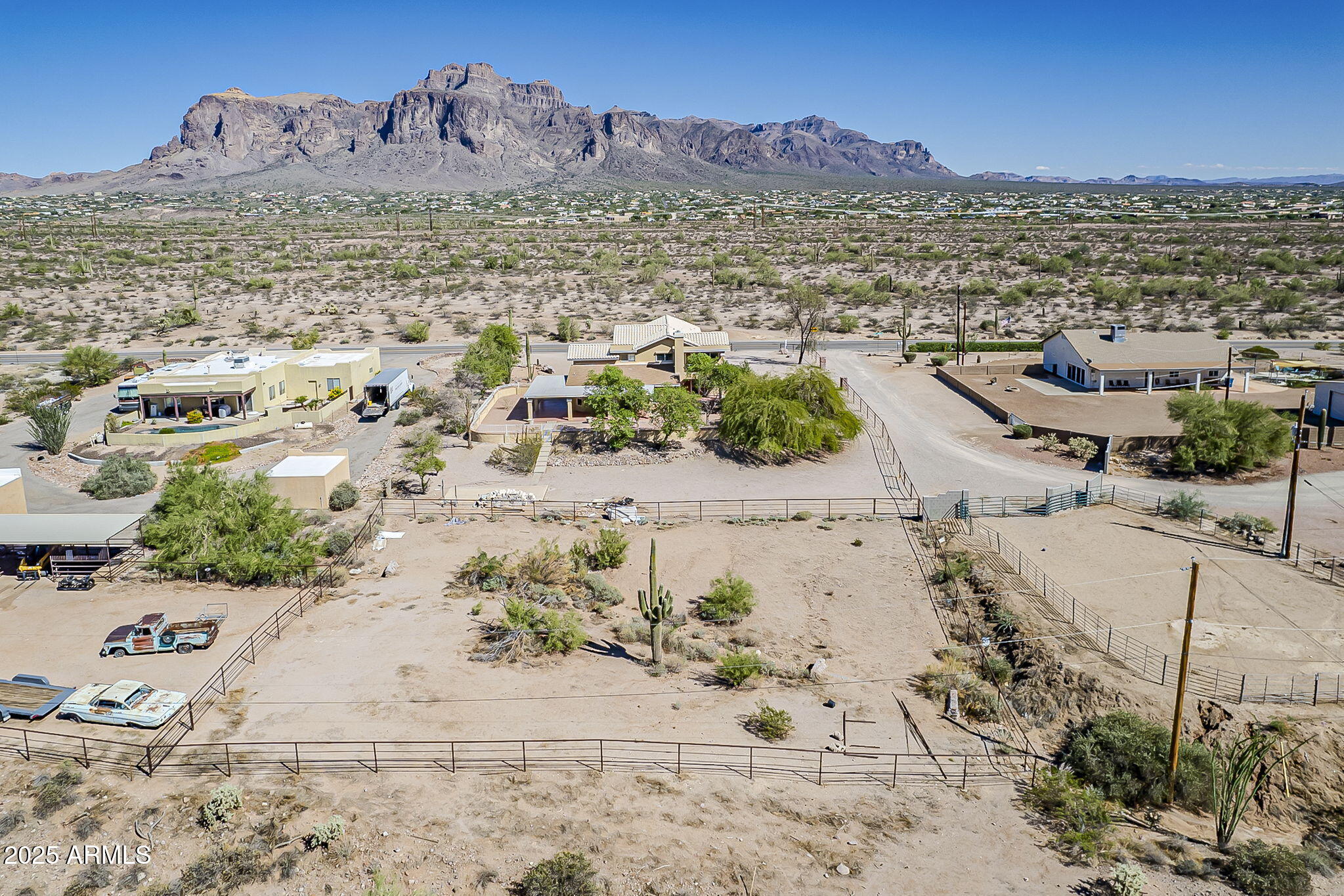 1410 N GOLDFIELD Road