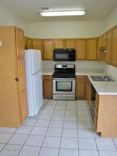LONDON SQUARE UNIT 2 - Residential