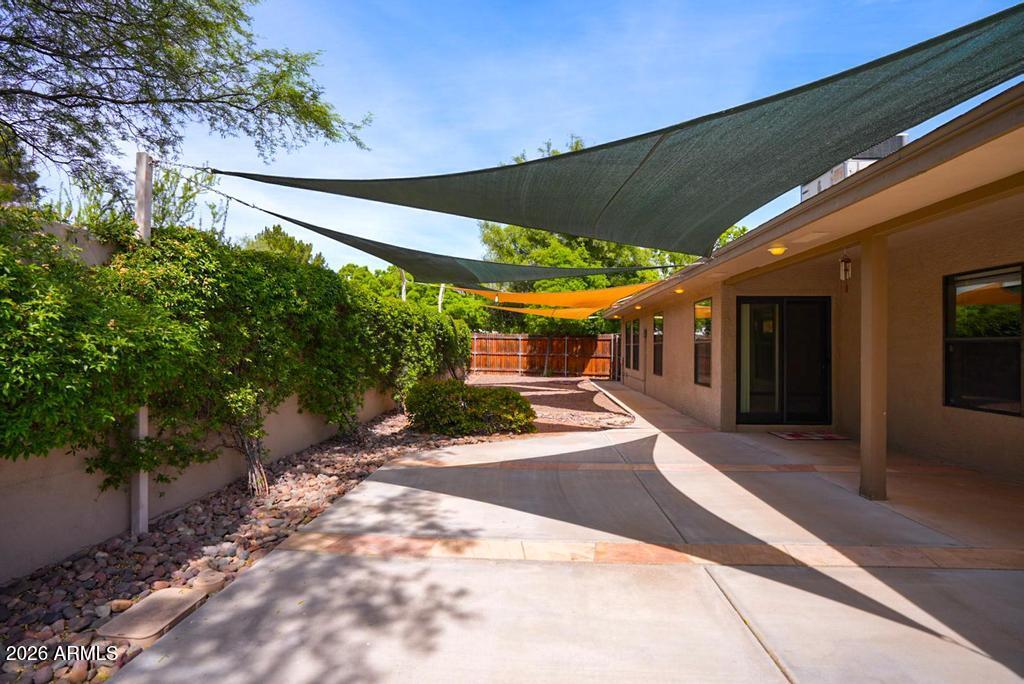 4657 E BROKEN SADDLE Drive