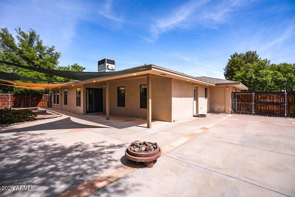 4657 E BROKEN SADDLE Drive