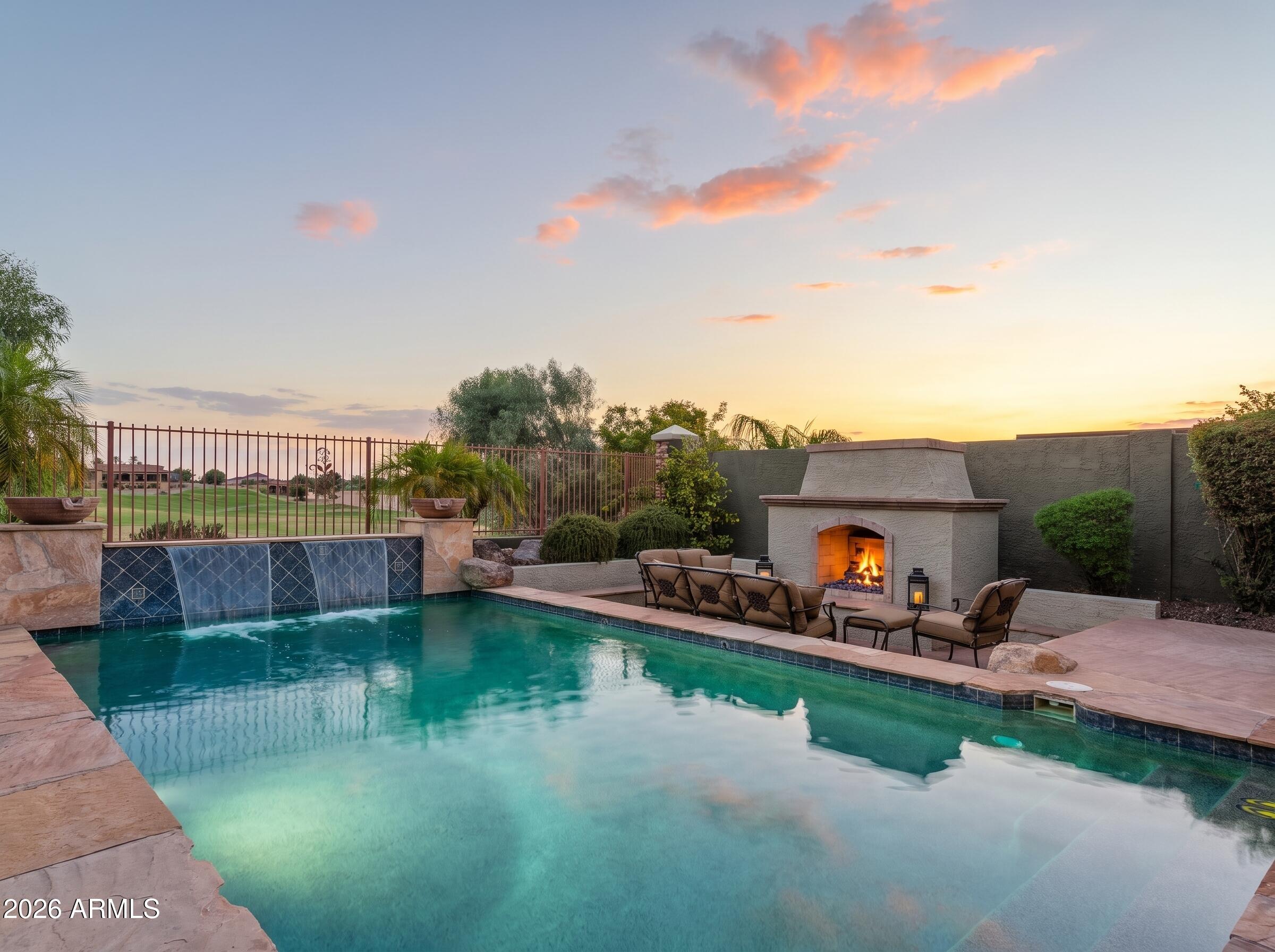 4064 E CLUBVIEW Drive