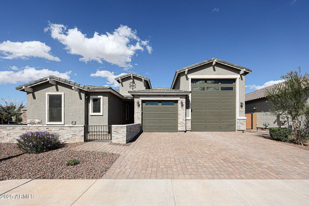 Photo of 11032 W Lincoln Street, Avondale, AZ 85323 (MLS # 6928713)