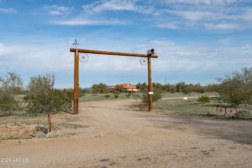 Photo of 1516 S 547th Avenue, Tonopah, AZ 85354 (MLS # 6962160)