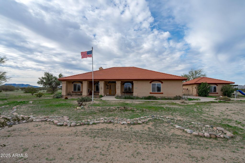 Photo of 1516 S 547th Avenue, Tonopah, AZ 85354 (MLS # 6962160)