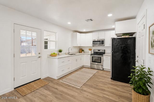 234 W 8TH Avenue