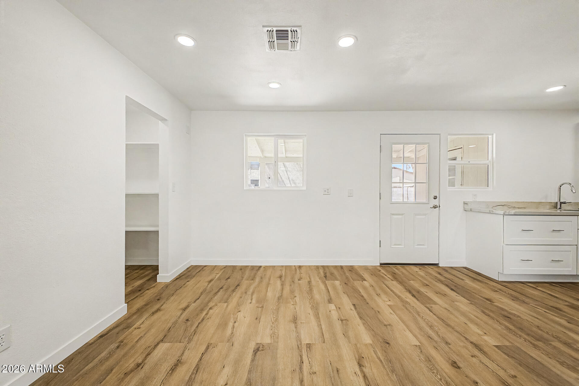 234 W 8TH Avenue
