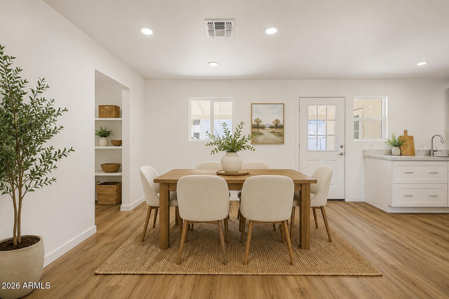 234 W 8TH Avenue