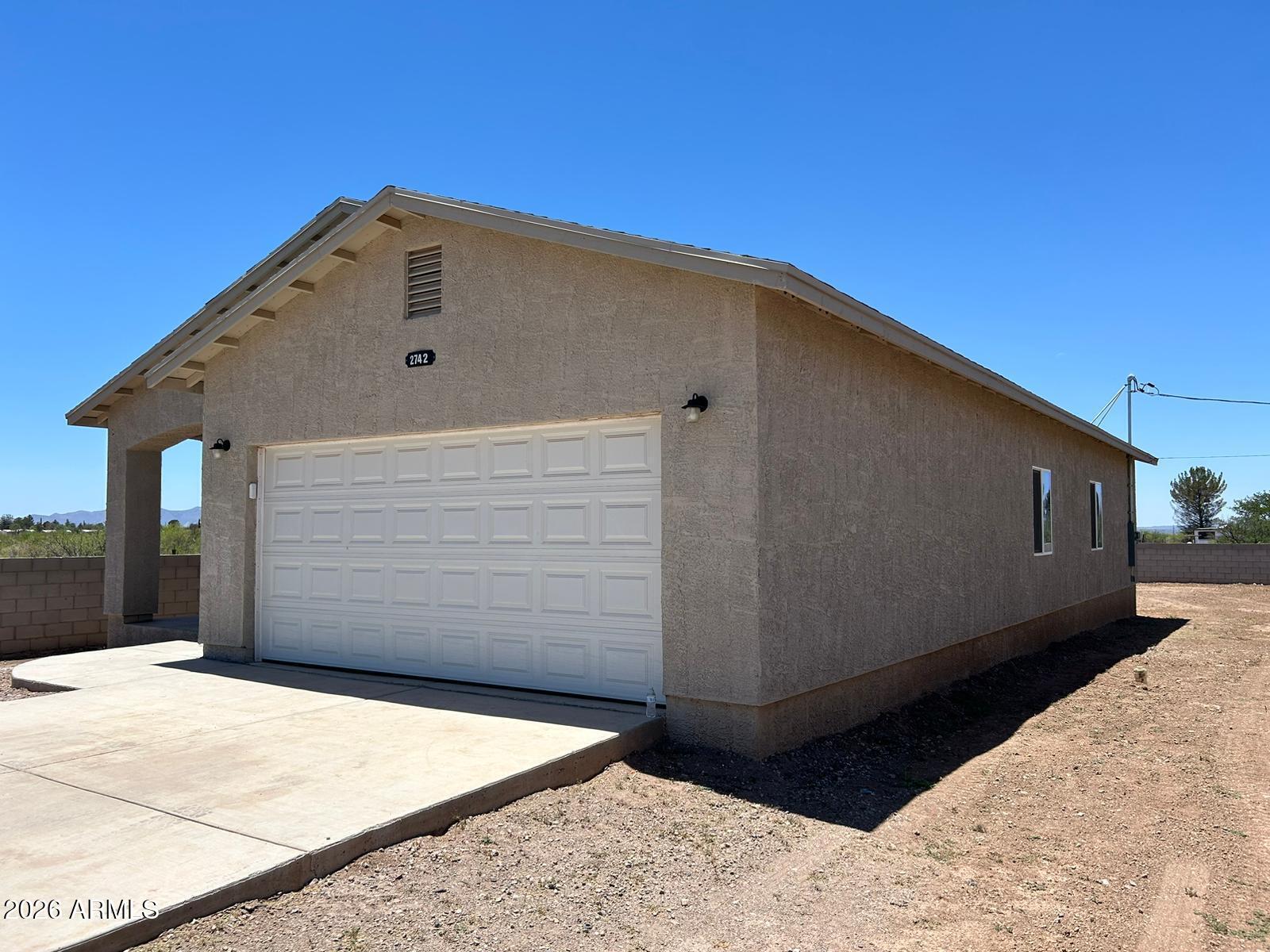 2742 N WASHINGTON Avenue