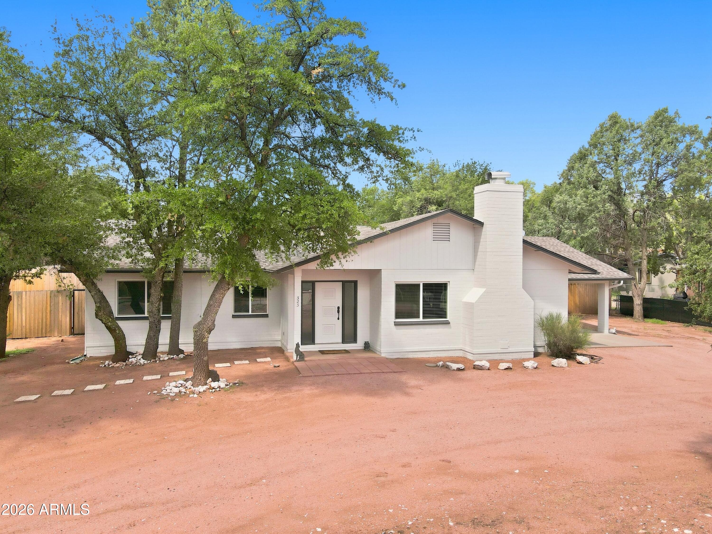 323 W ROUNDUP Road