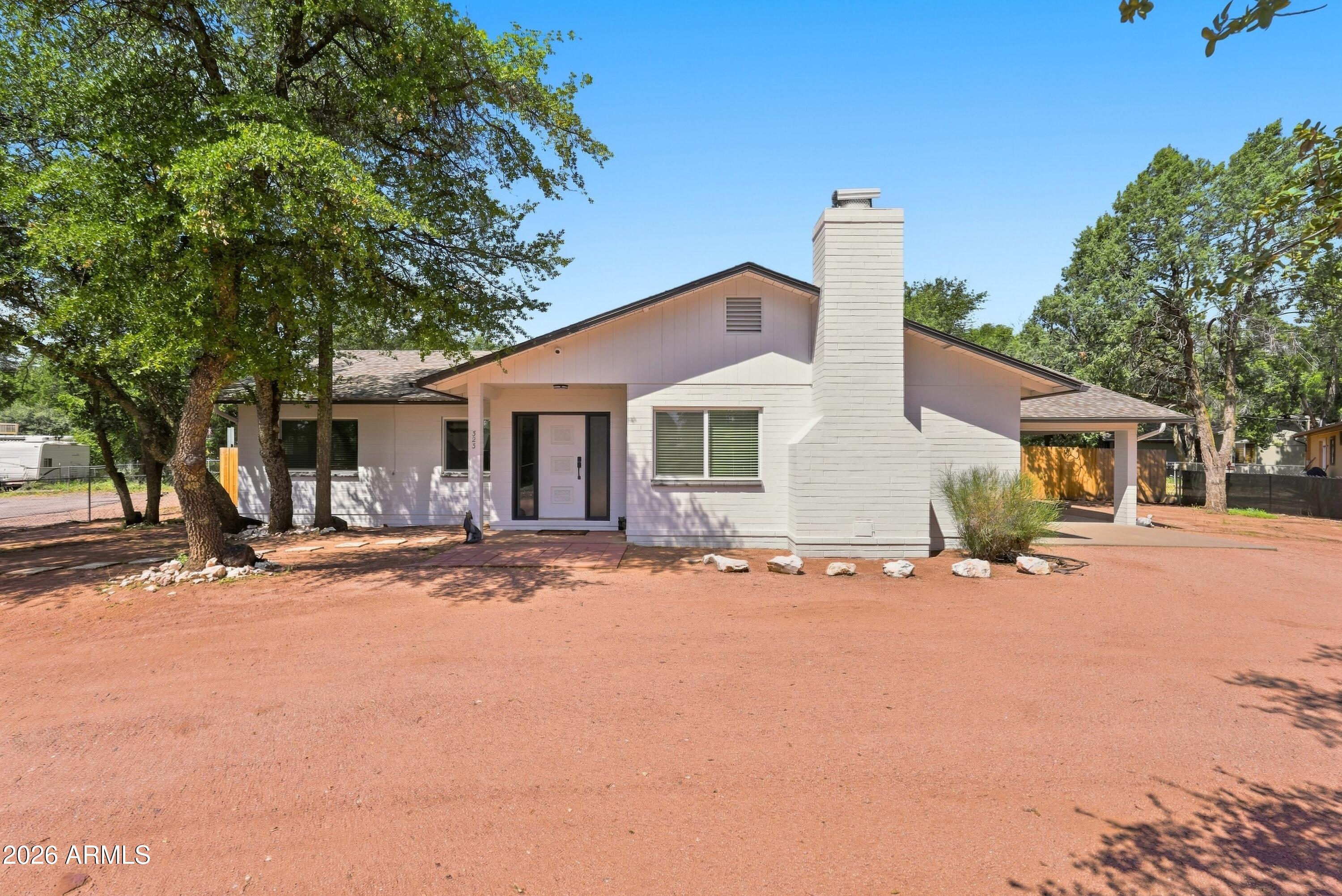 323 W ROUNDUP Road