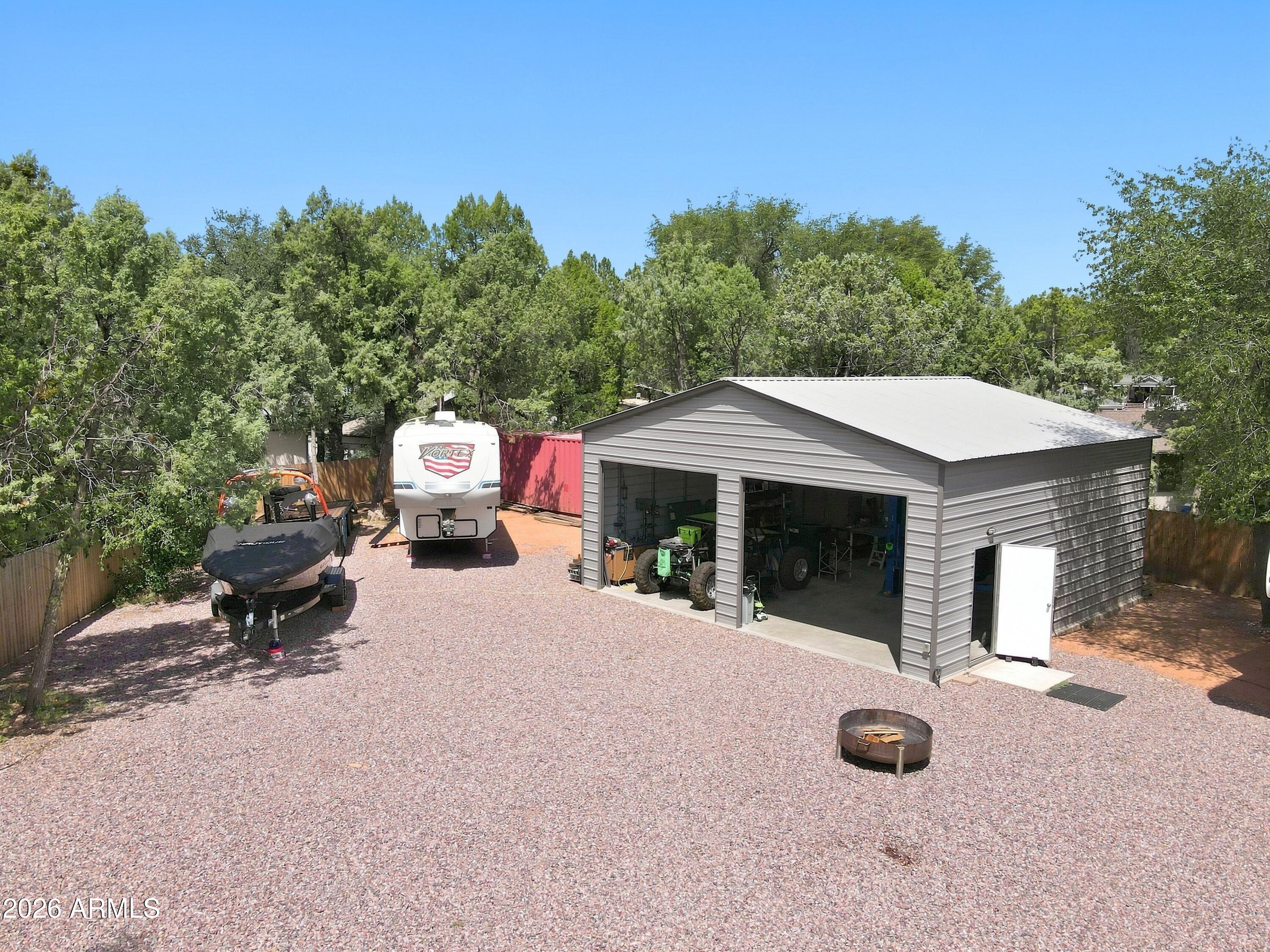 323 W ROUNDUP Road