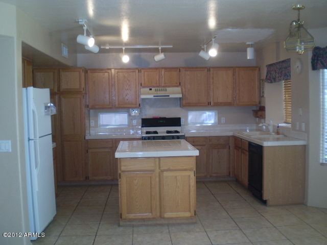 1982 W Peninsula Circle