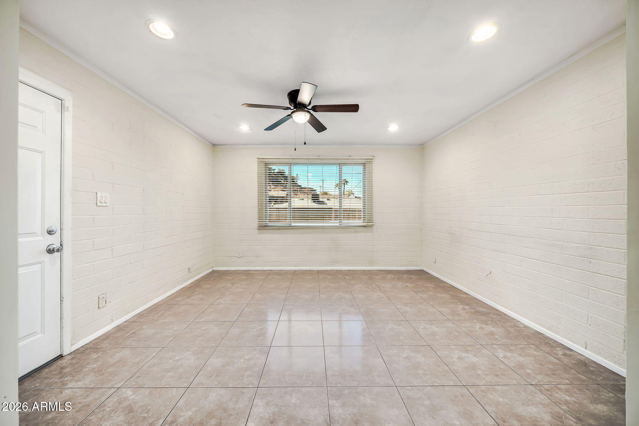 1037 E DIANA Avenue