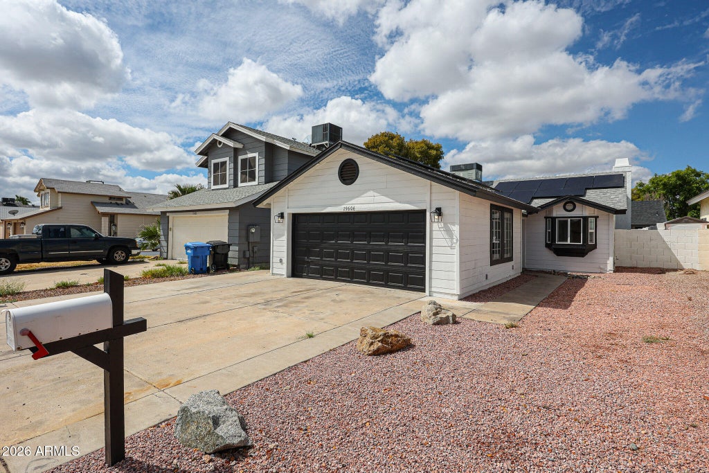 Photo of 19606 N 43rd Drive, Glendale, AZ 85308 (MLS # 7081960)