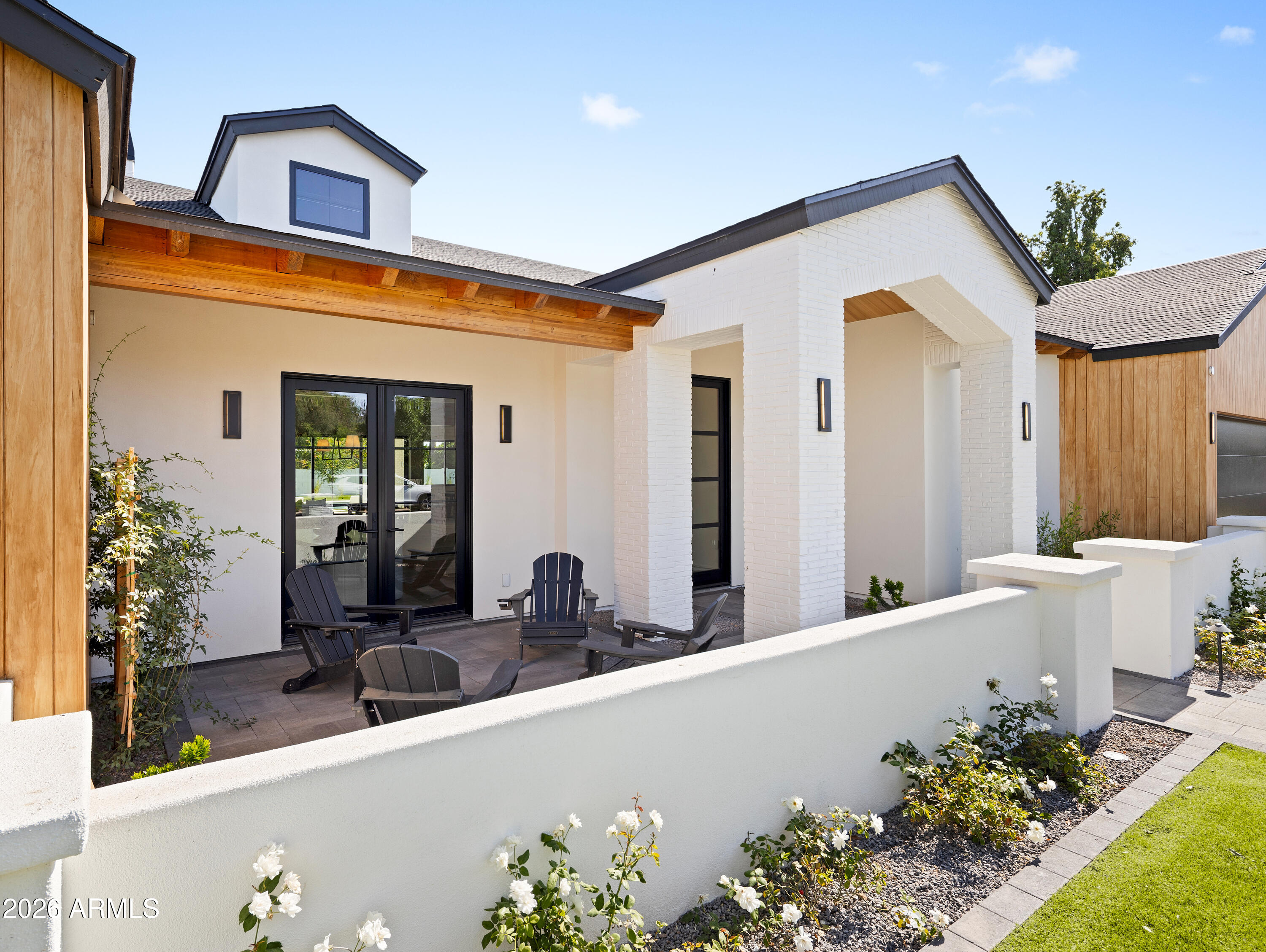 2901 E PIERSON Street