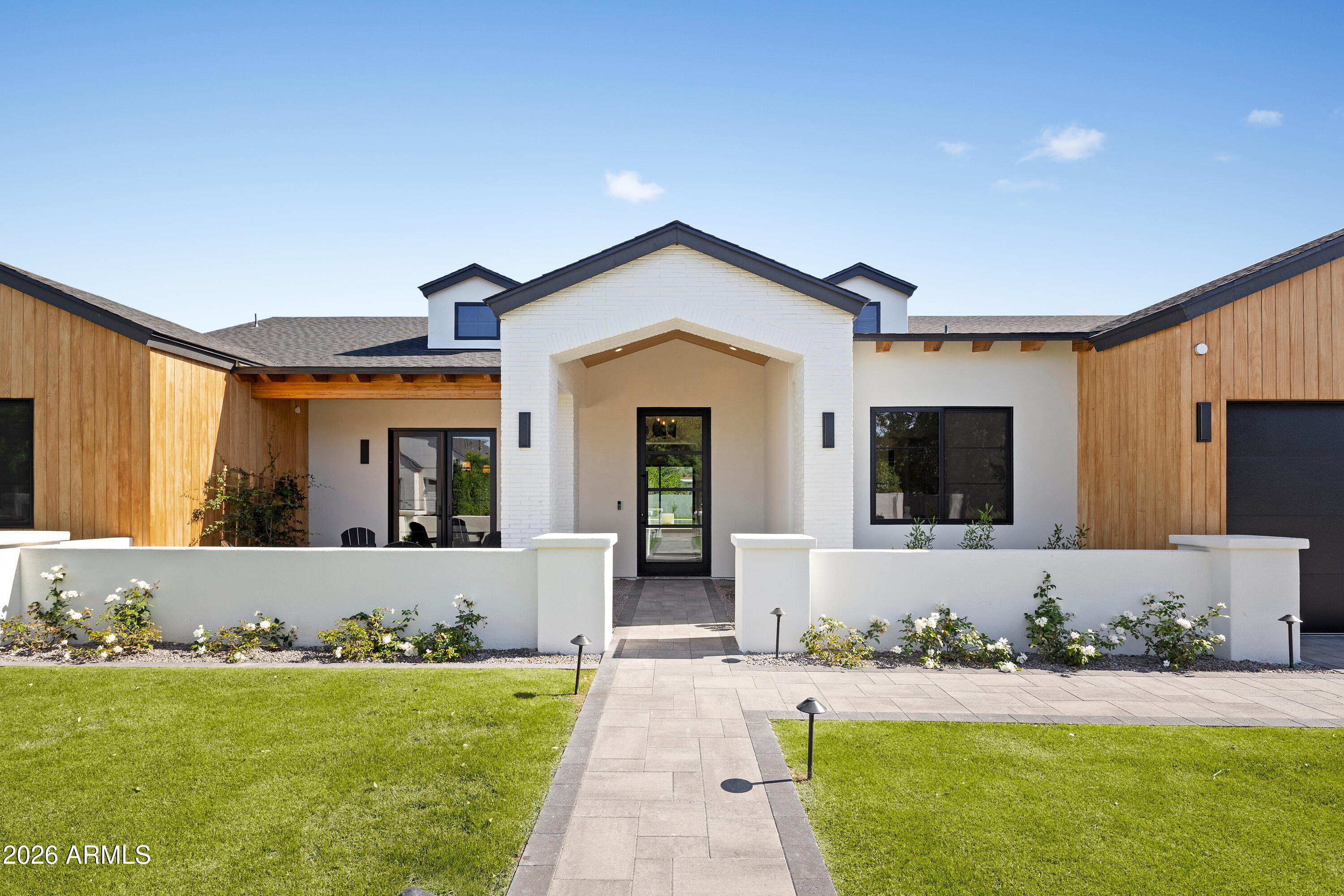 2901 E PIERSON Street