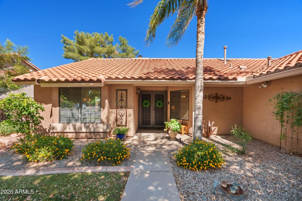 Photo of 1317 N Pebble Beach Drive, Gilbert, AZ 85234 (MLS # 7015051)