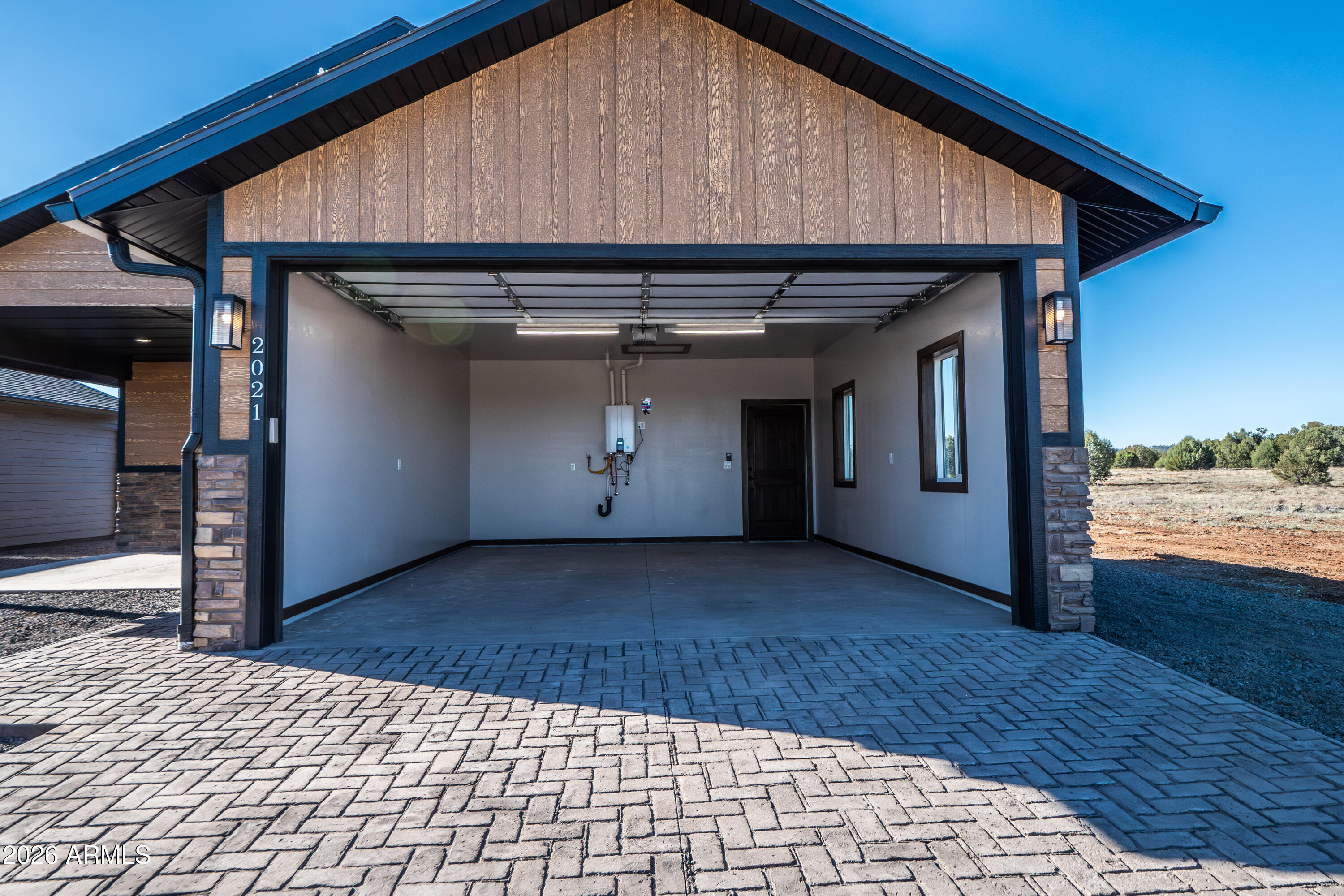 2021 E RIMSTONE Drive