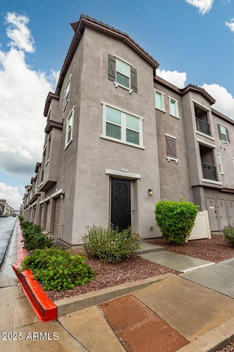 2207 E HIDALGO Avenue Phoenix AZ 85040