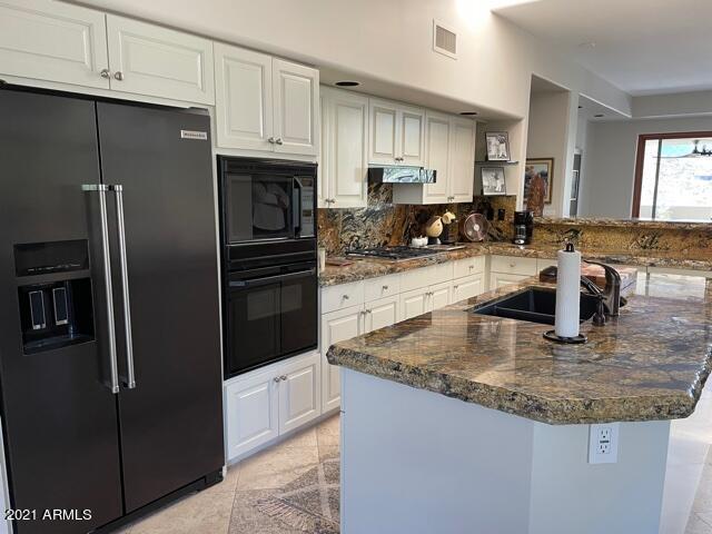 9915 E GRAYTHORN Drive