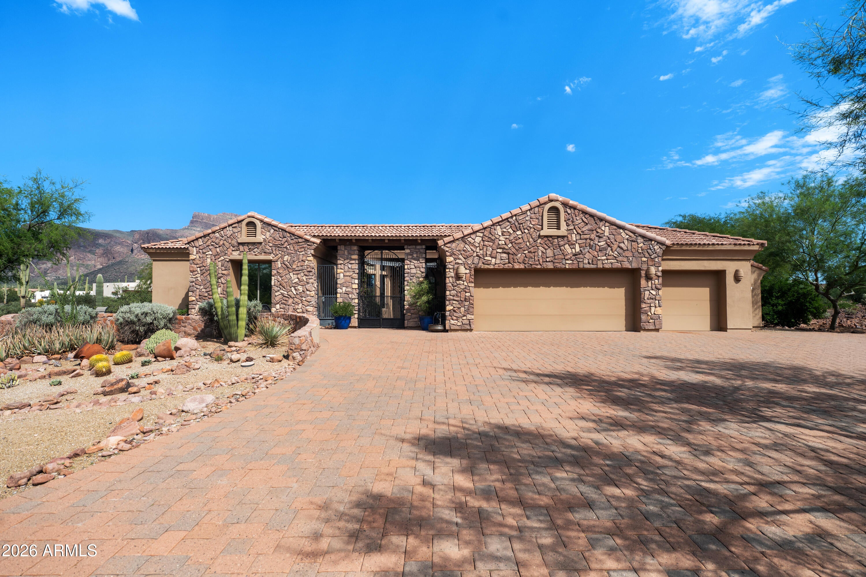 1135 S BROADWAY Lane