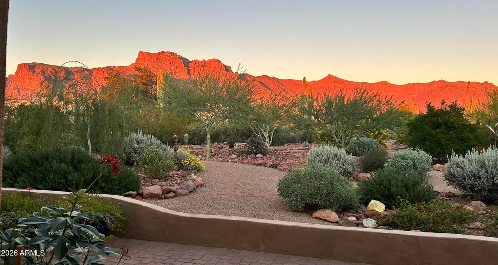 Photo of 1135 S Broadway Lane, Gold Canyon, AZ 85119 (MLS # 7087338)