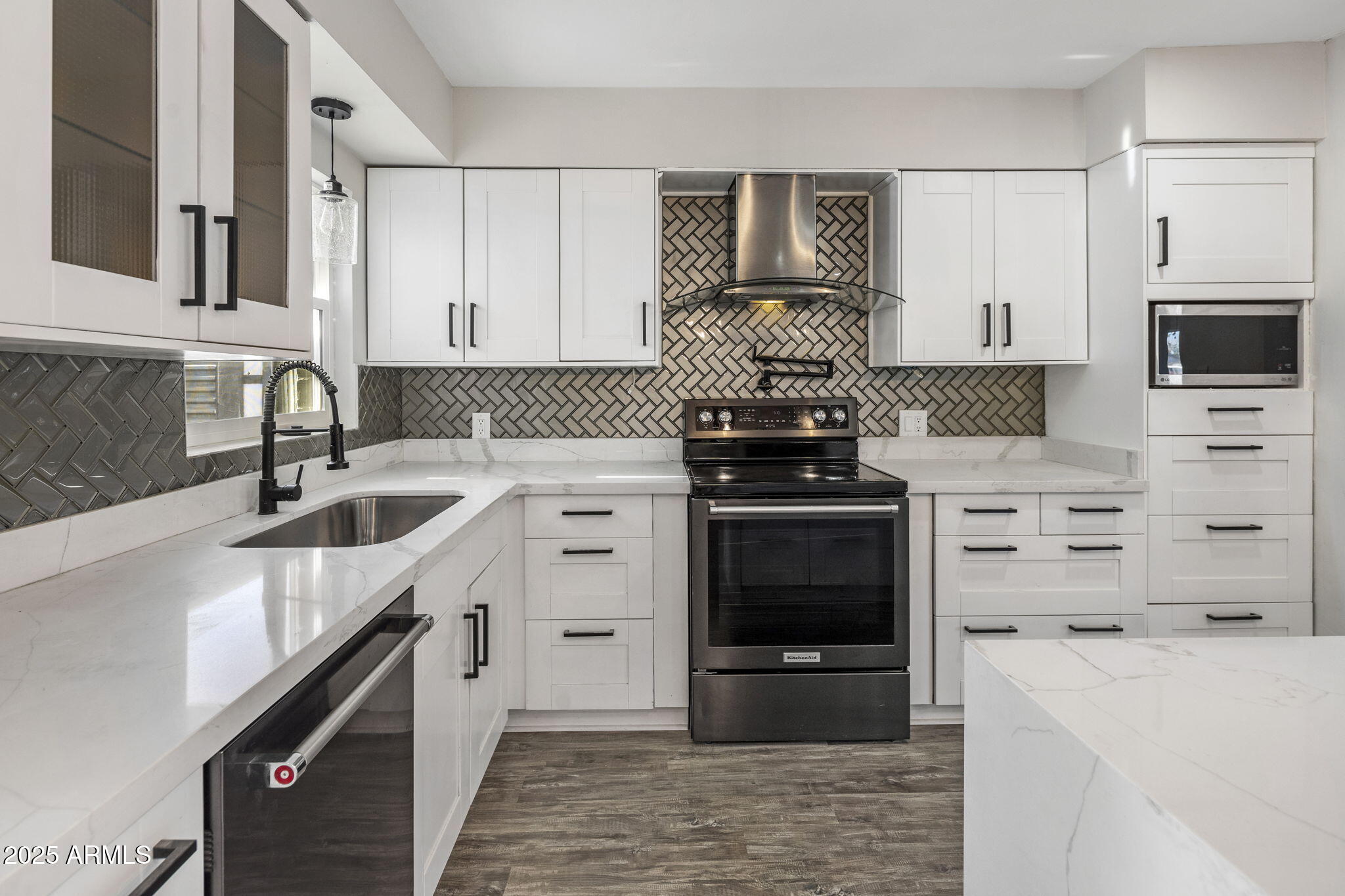 2501 E CAMPBELL Avenue