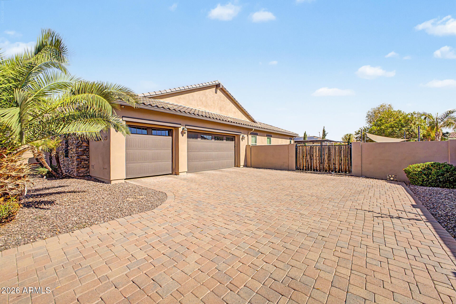 2855 E WARBLER Road