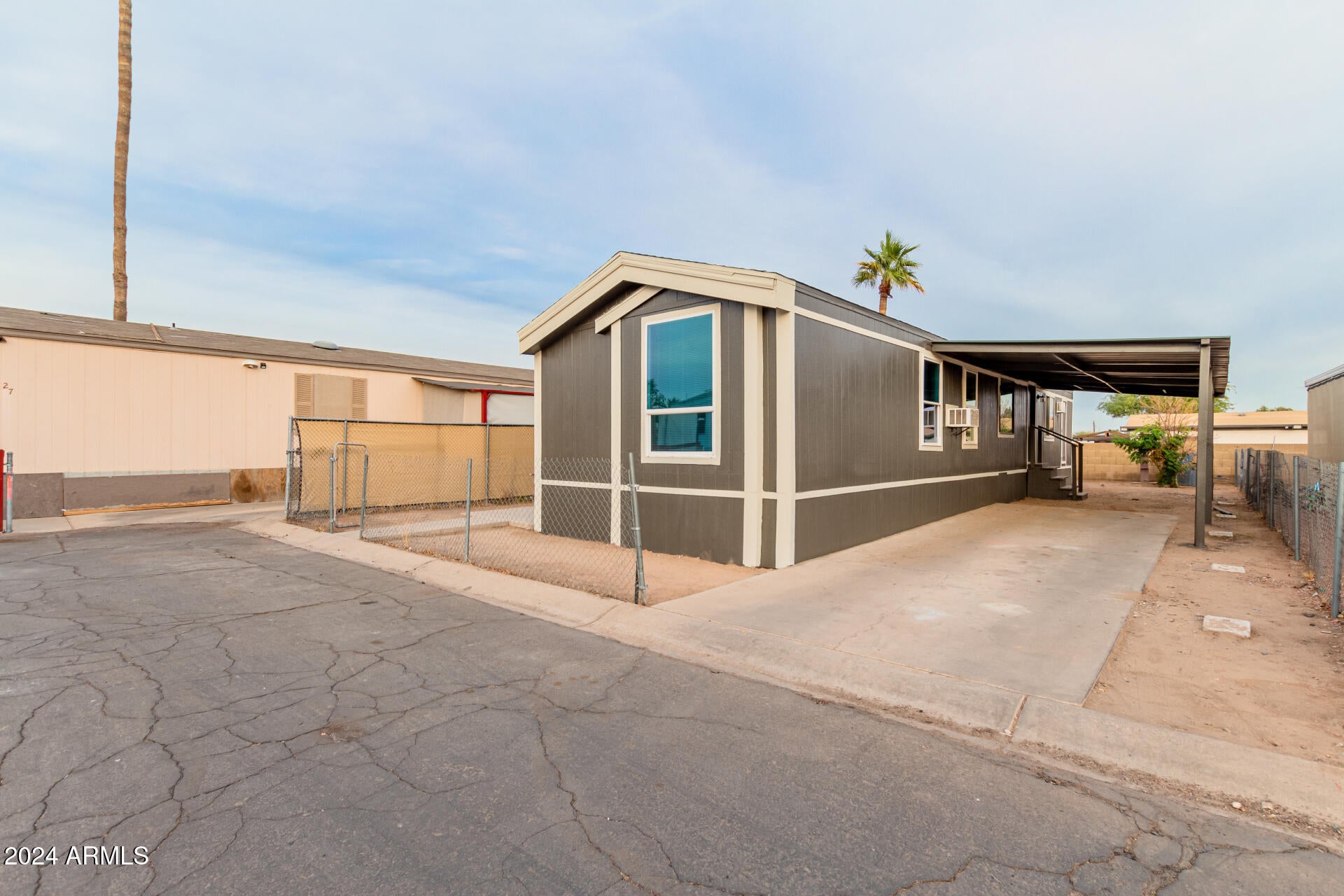 300 W LOWER BUCKEYE Road 26