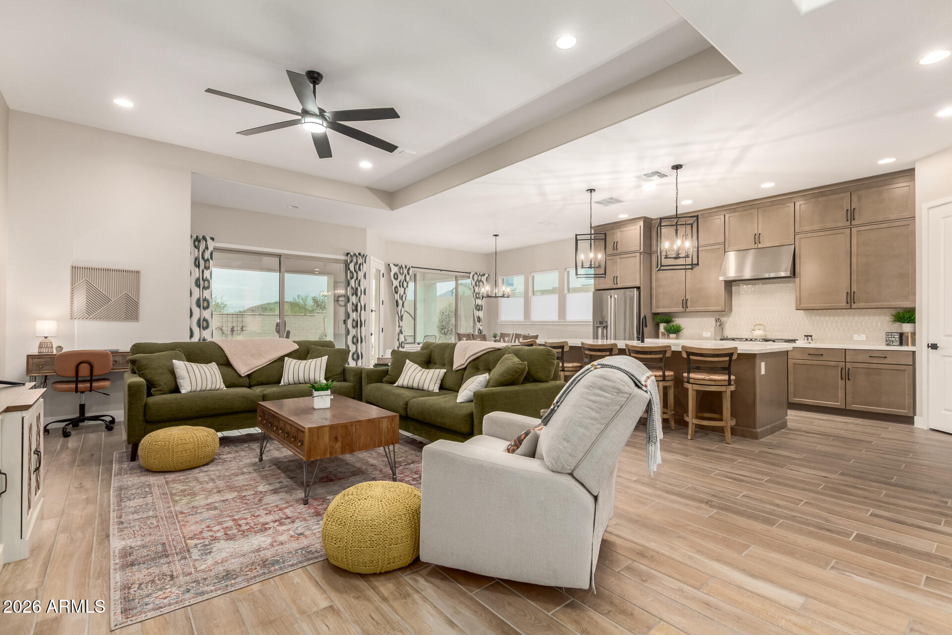 21553 W PIERSON Street