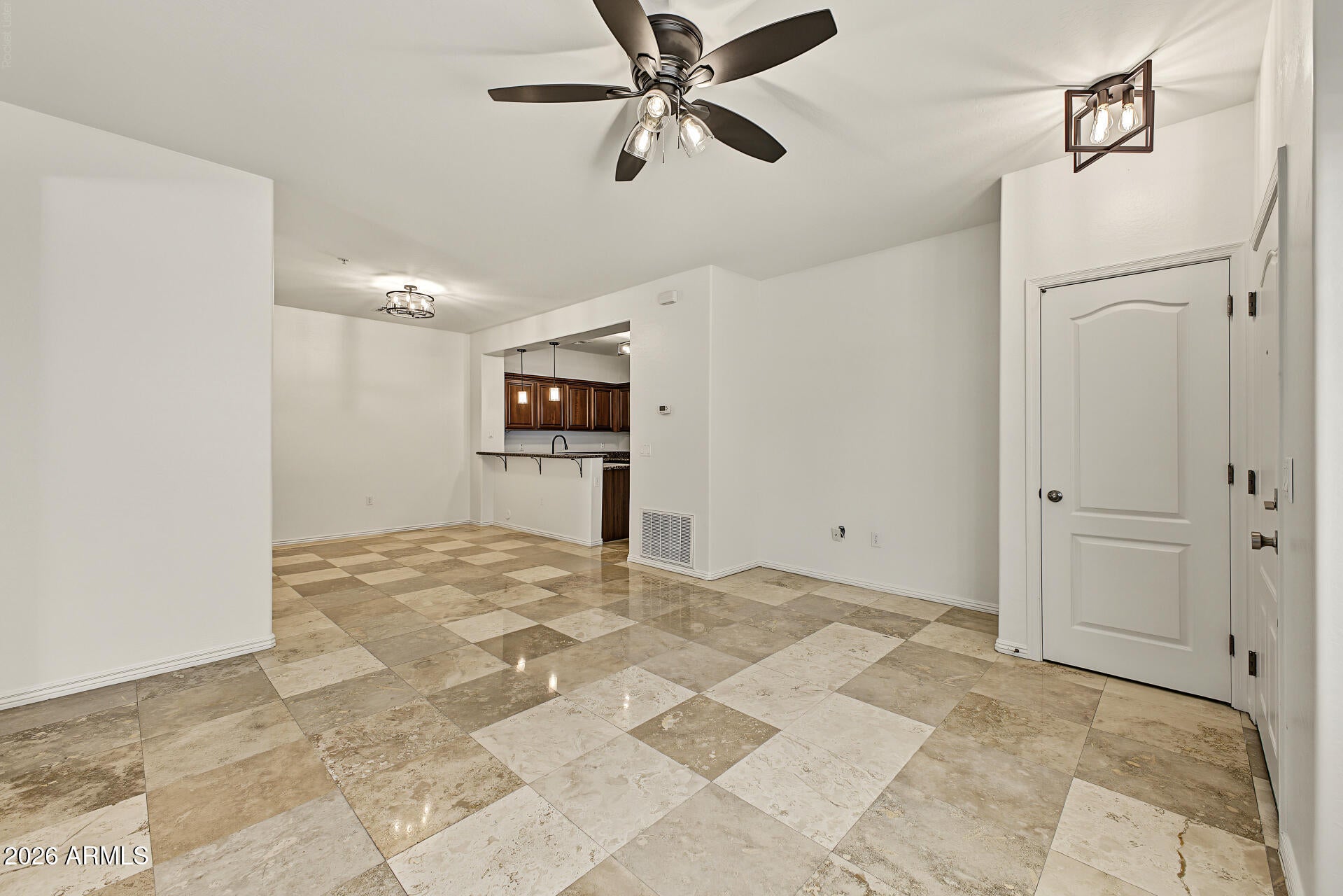 7726 E BASELINE Road 170