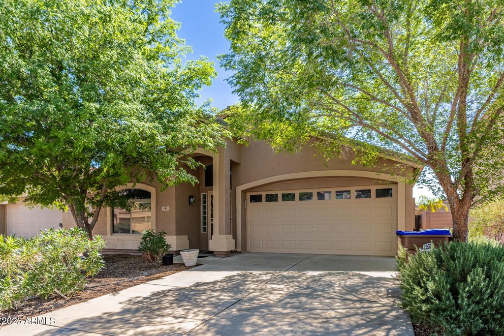 Photo of 989 E Taylor Trail, San Tan Valley, AZ 85143 (MLS # 7001572)