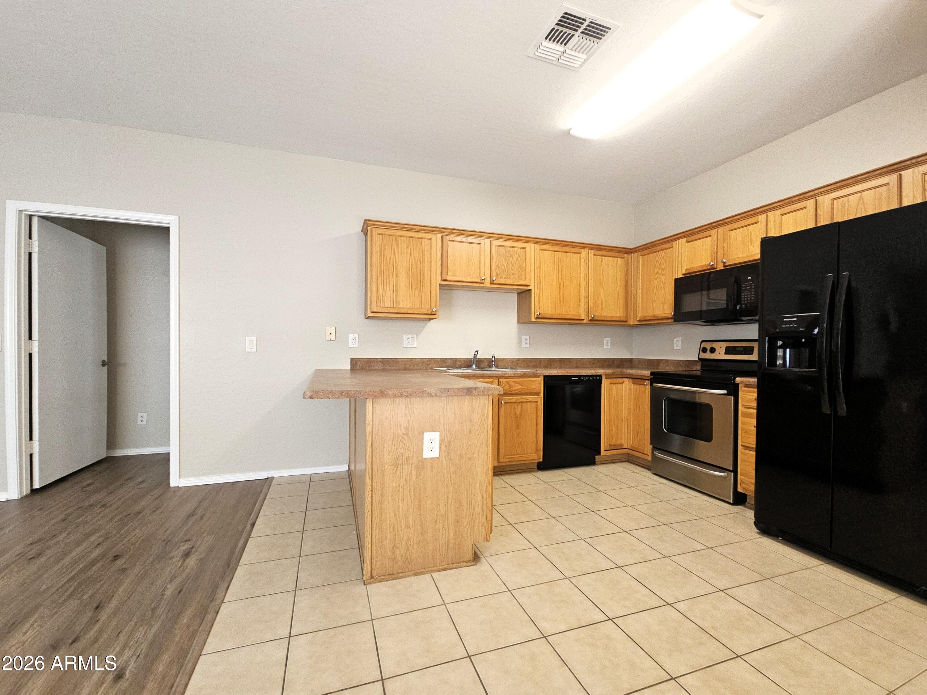 2300 E MAGMA Road 128