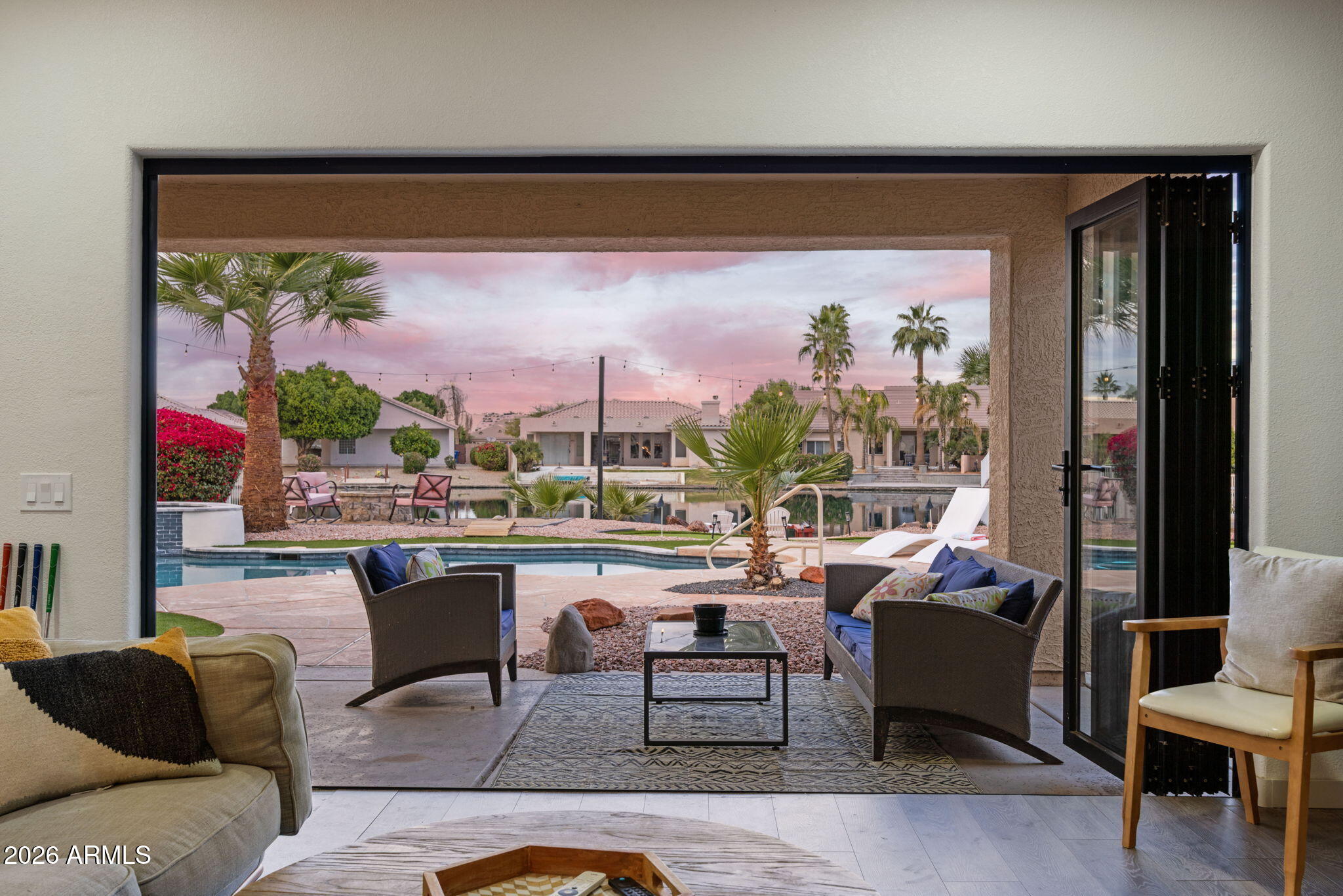 844 W BEECHNUT Drive