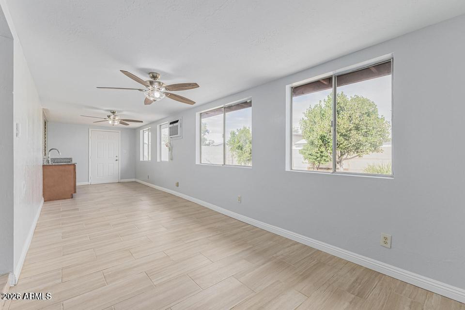 4328 W ALTADENA Avenue