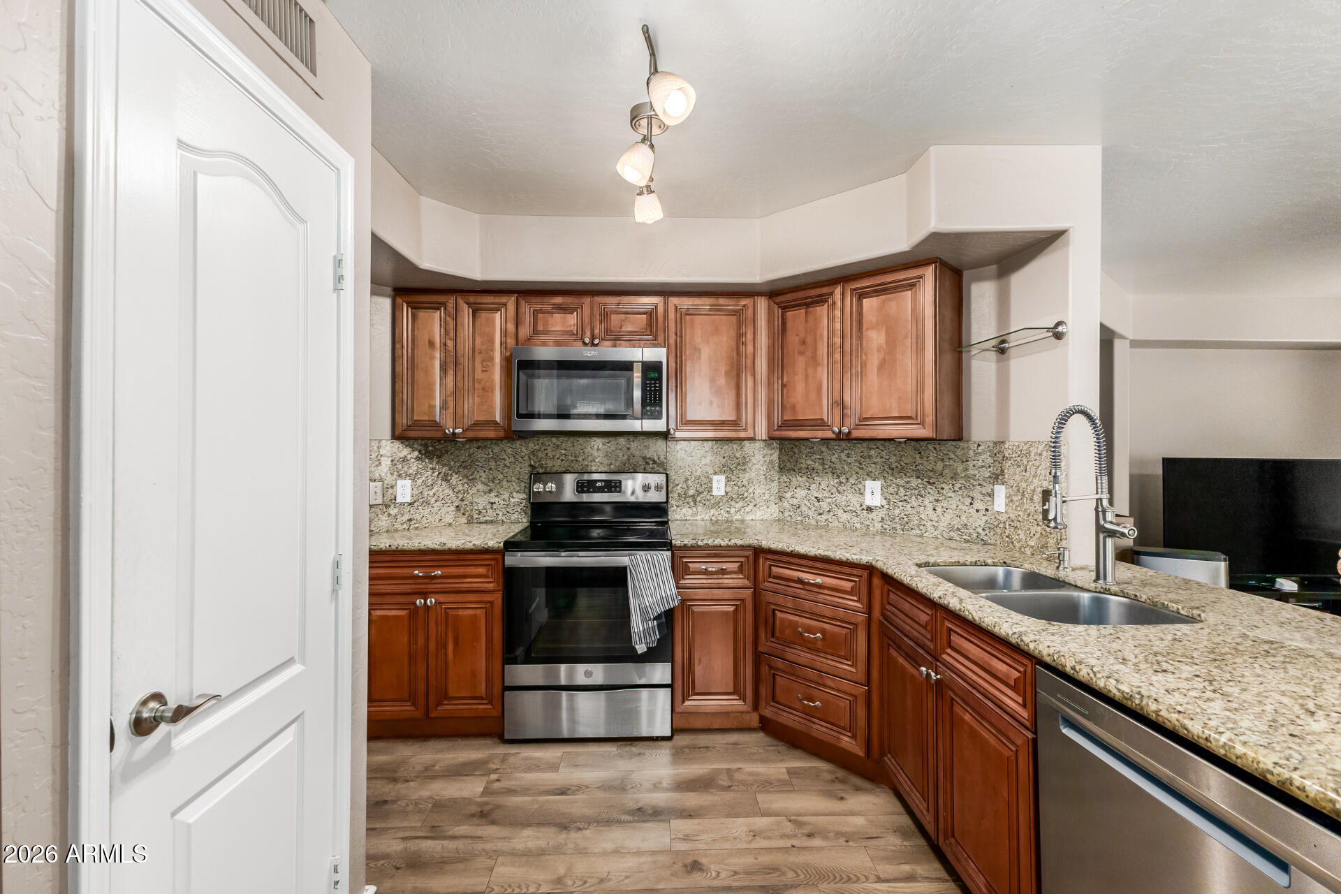 1550 W PACIFIC Drive