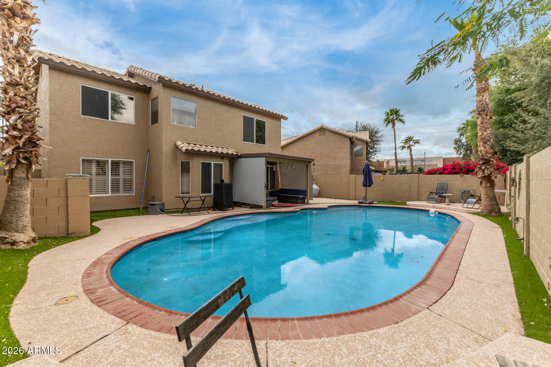 1550 W PACIFIC Drive