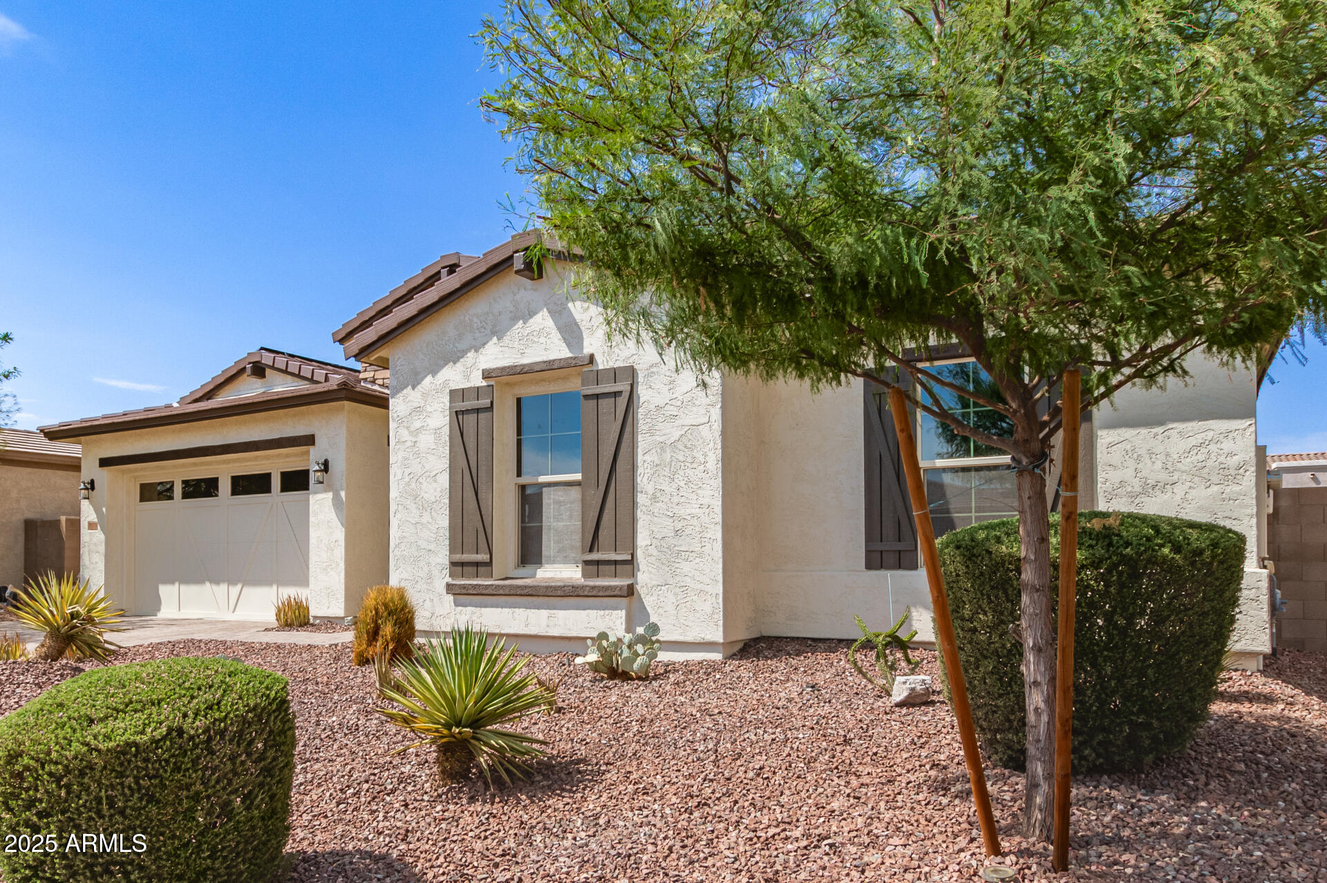 18370 W GOLDENROD Street