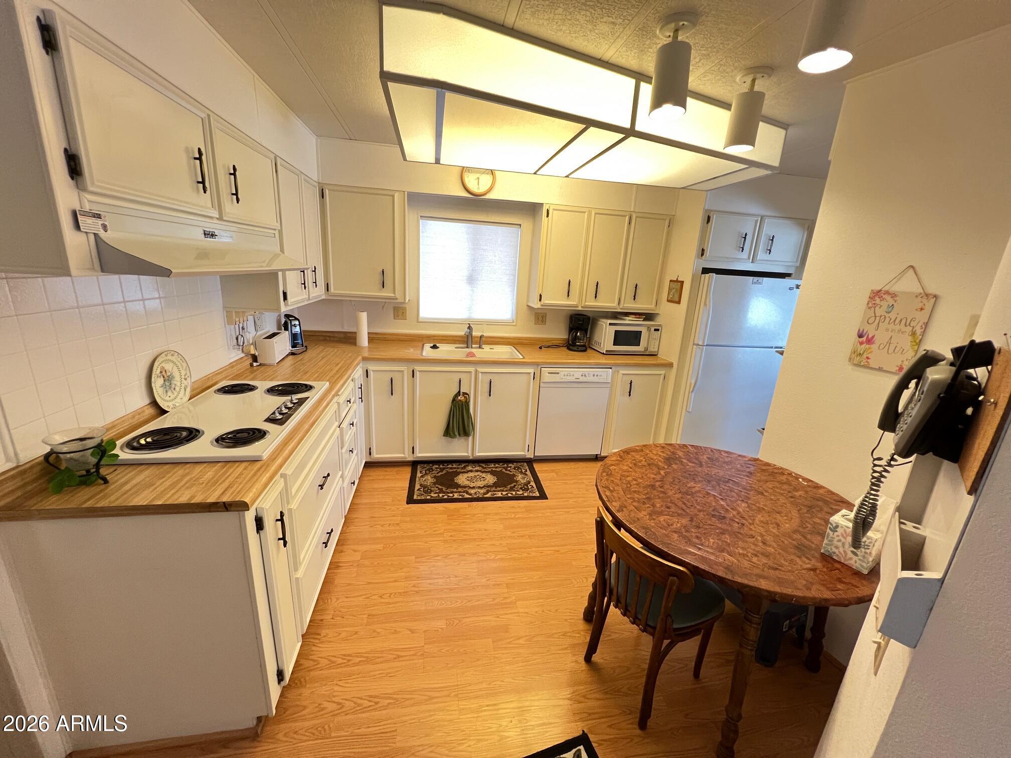 2617 N Trevino Place