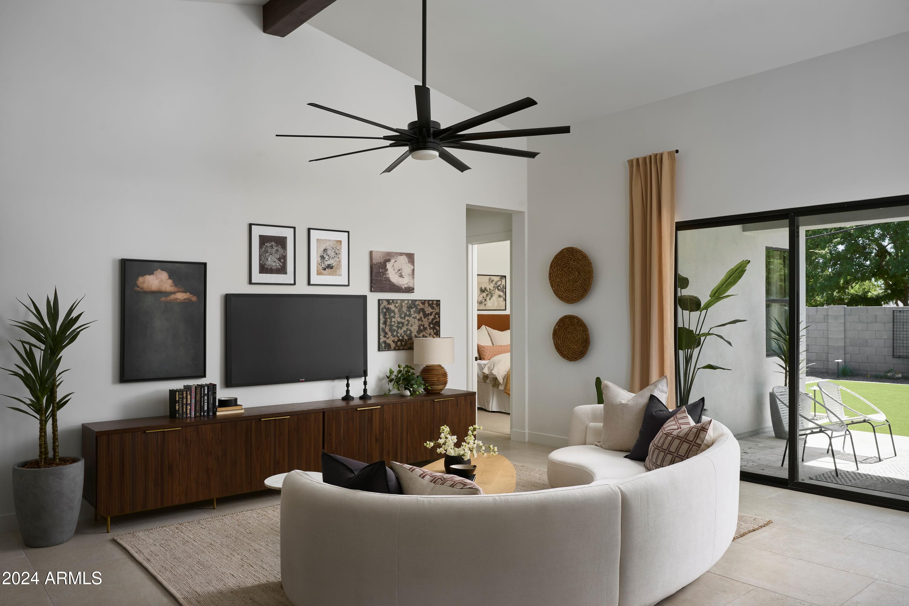 2916 E Sells Drive