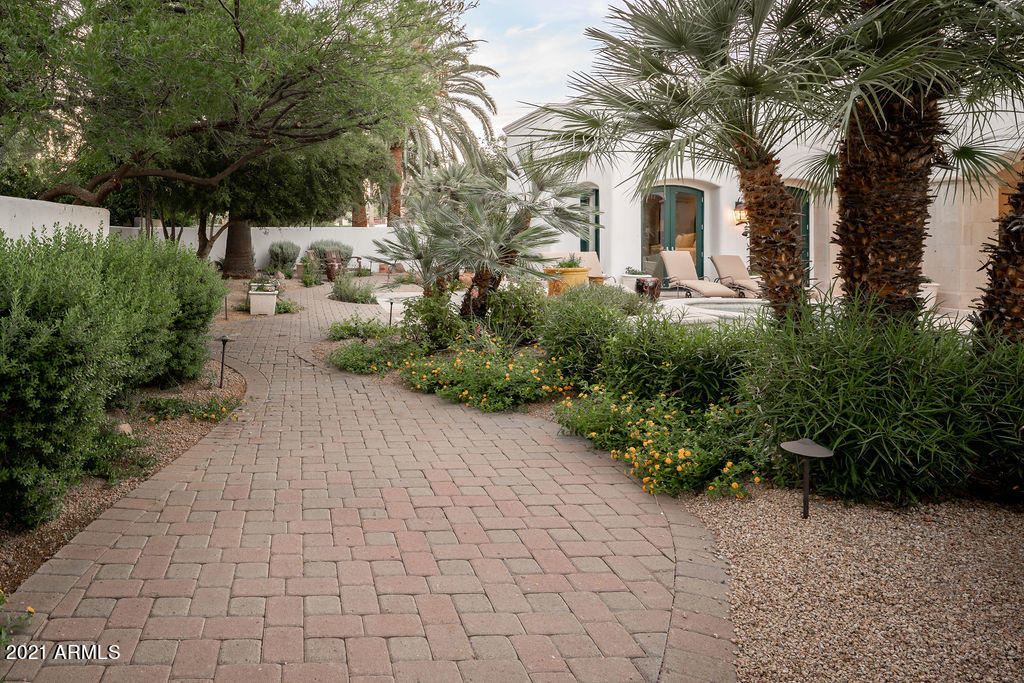CASA BLANCA ESTATES LOT 20-37 & TR A - Residential