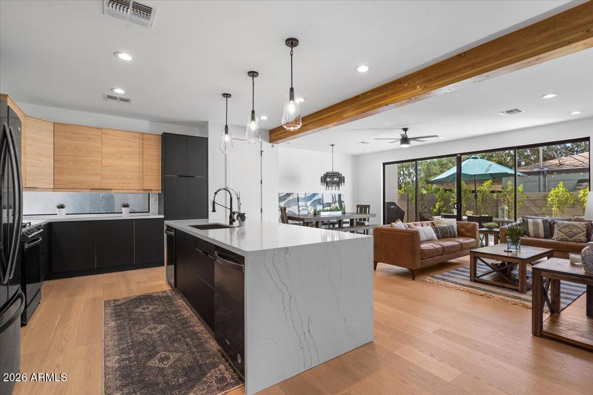 220 W Monterosa Street