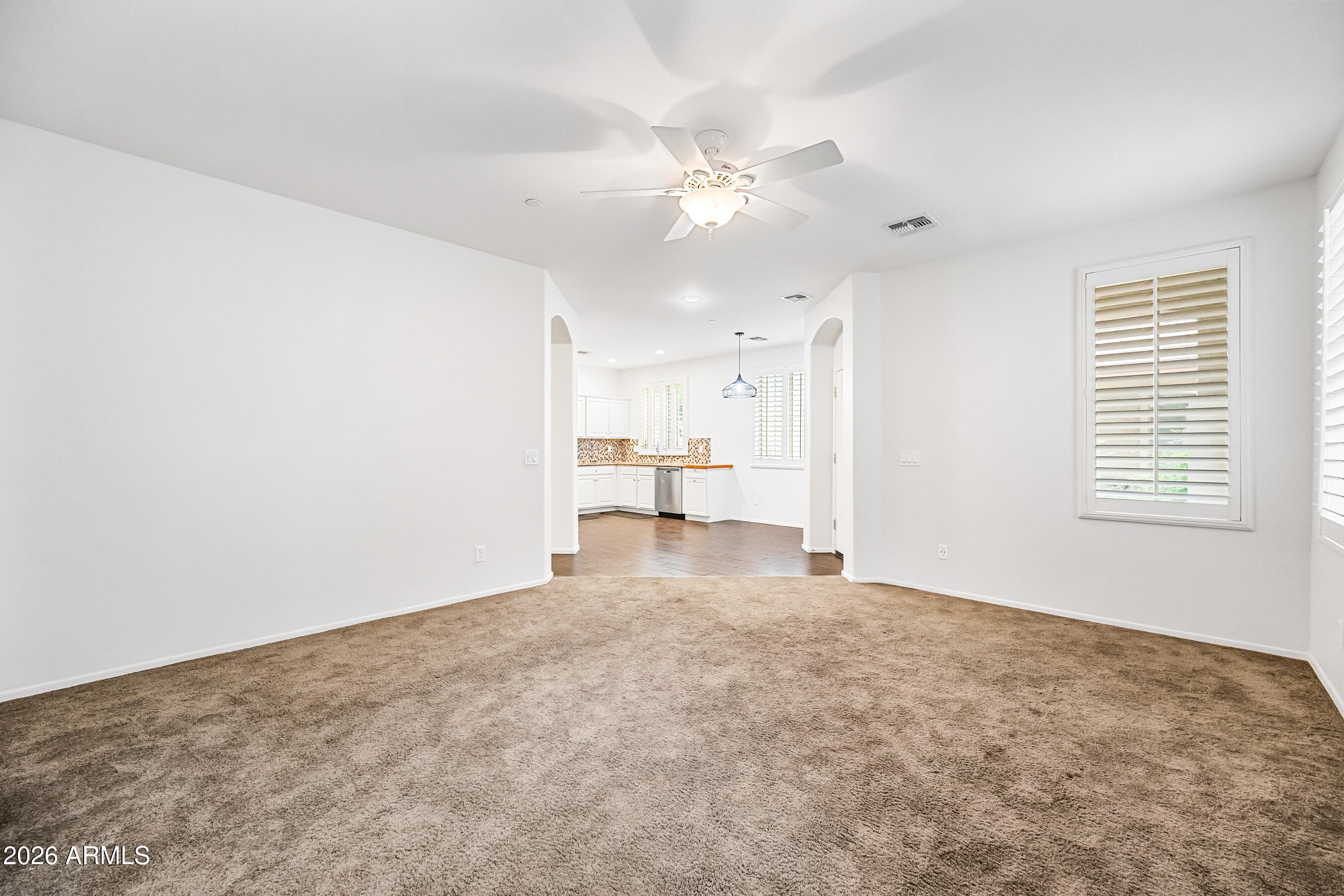 2554 E VERMONT Drive