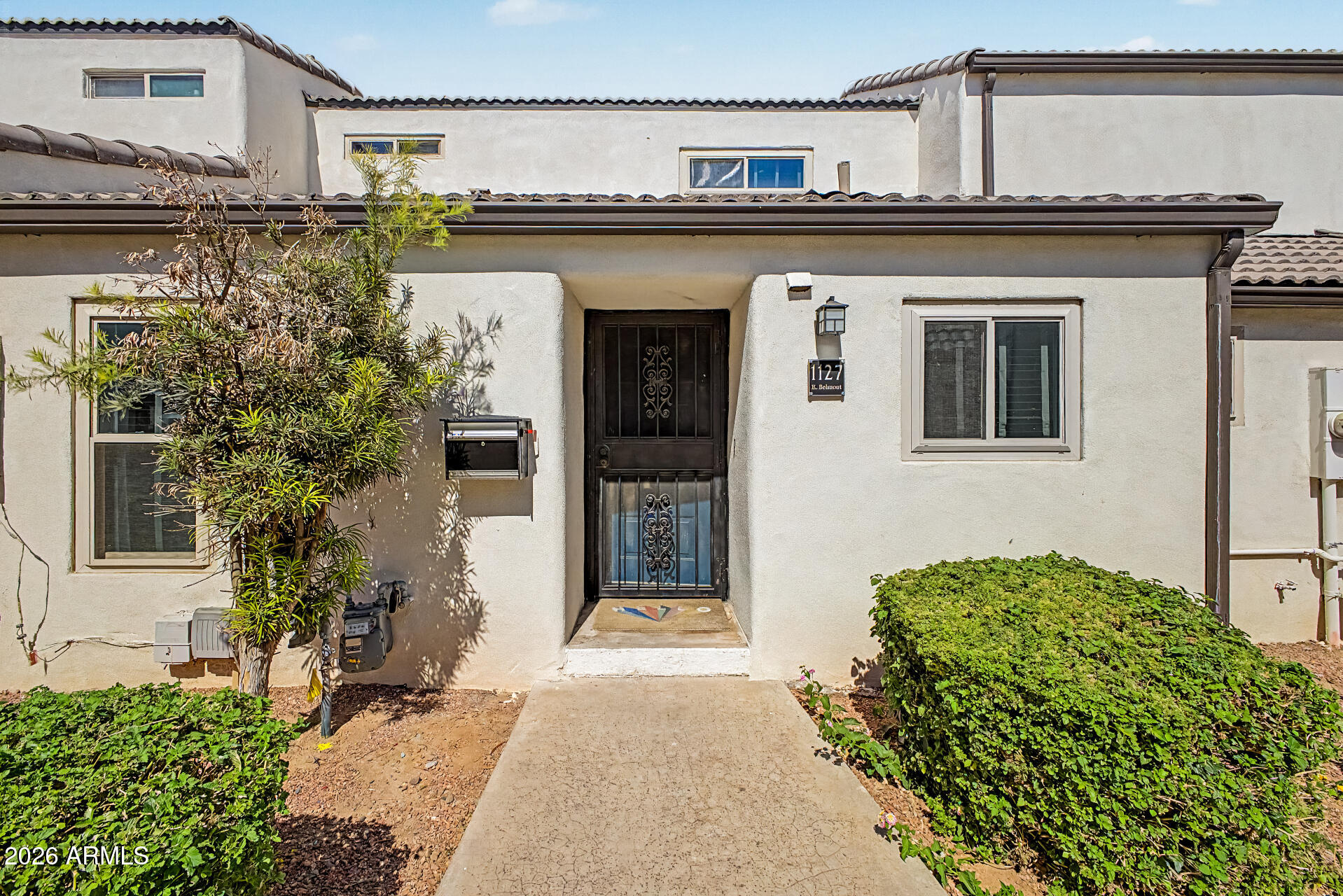 1127 E BELMONT Avenue