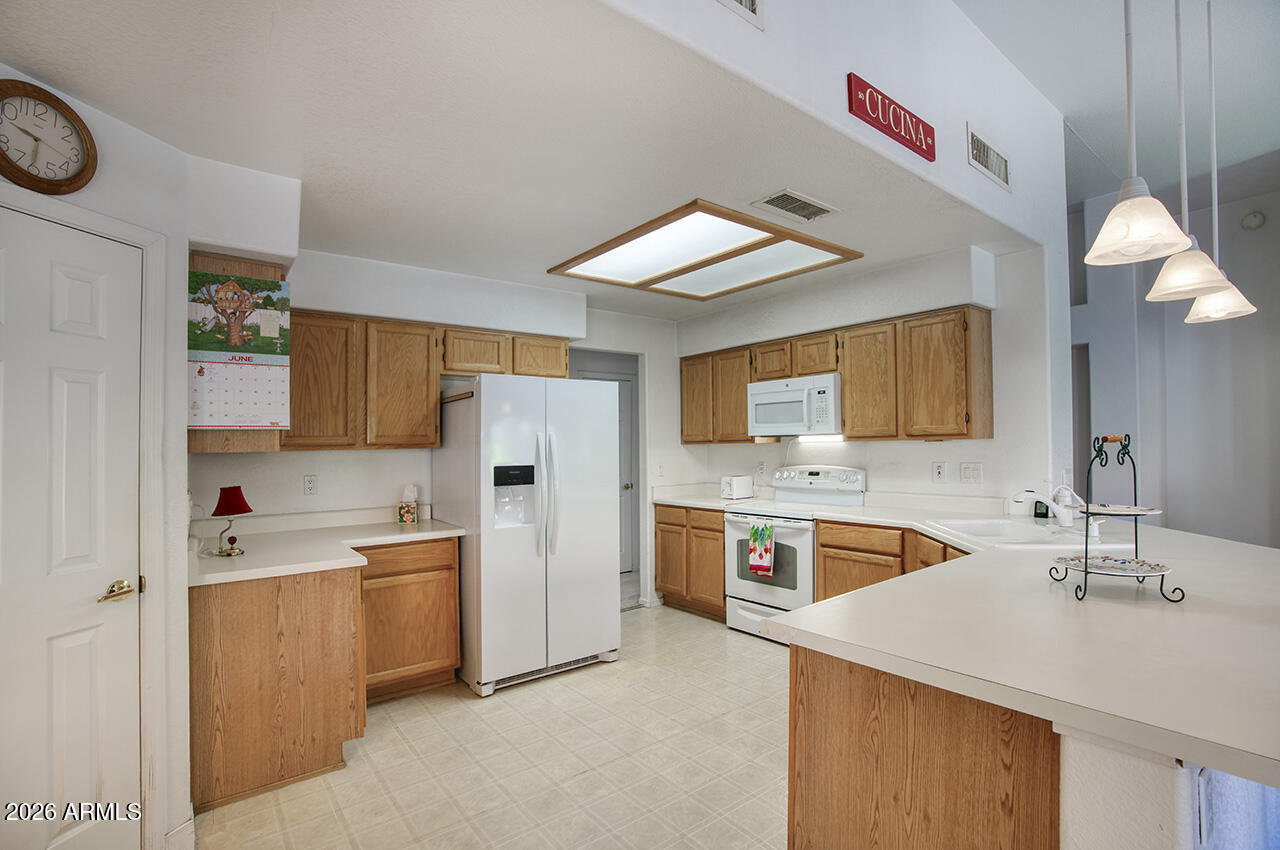 1571 W JASPER Drive