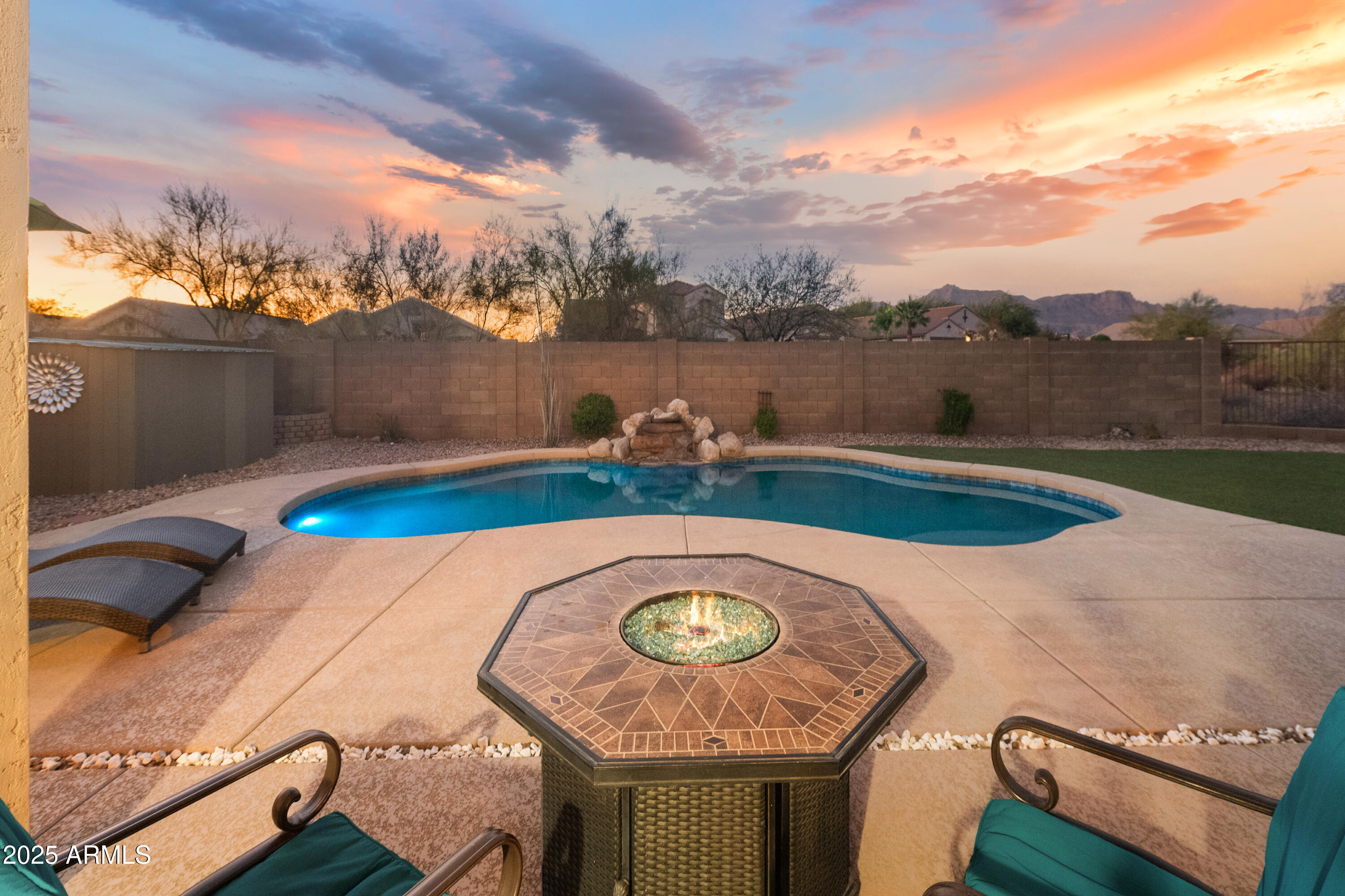 10318 E TRAILHEAD Court