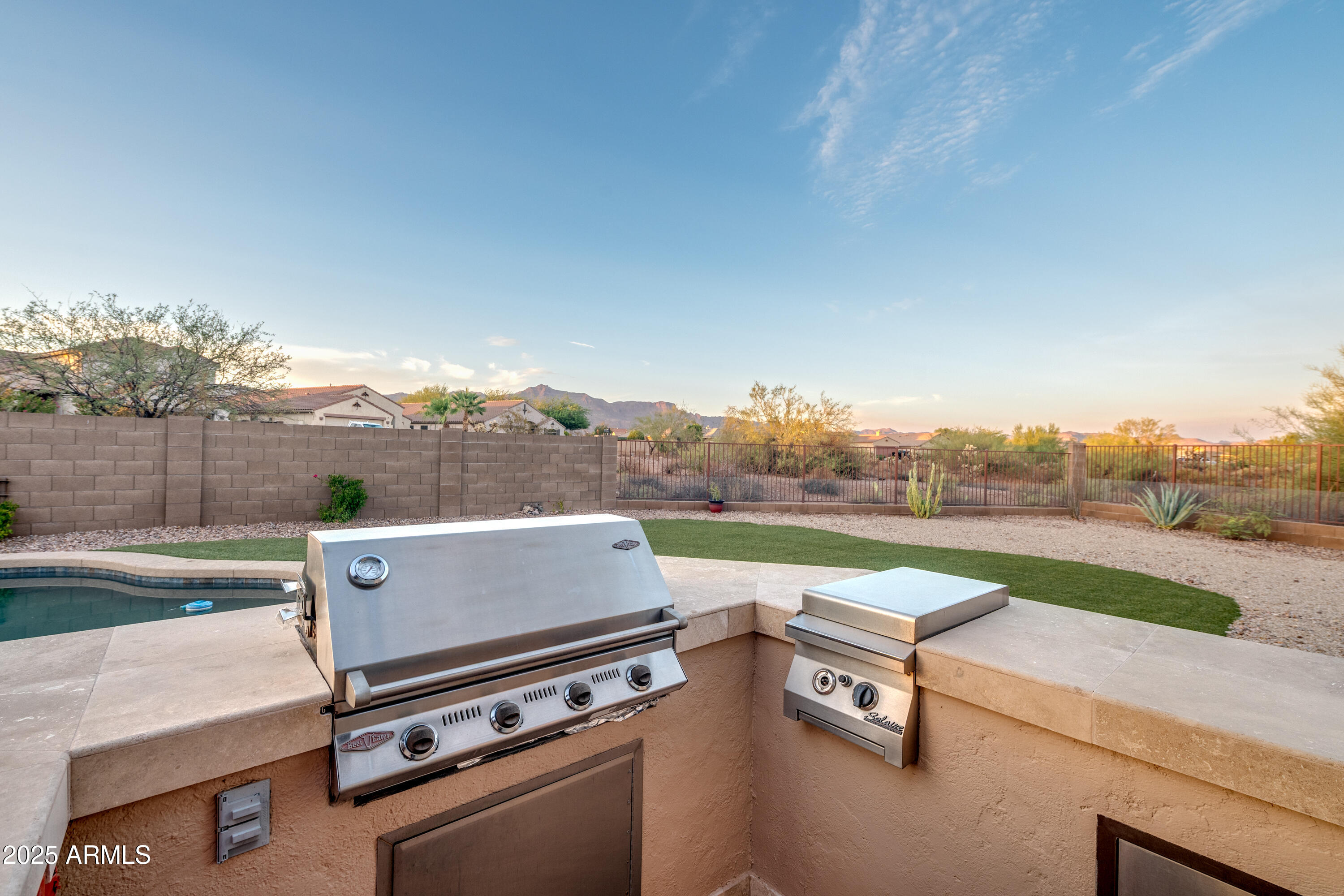 10318 E TRAILHEAD Court