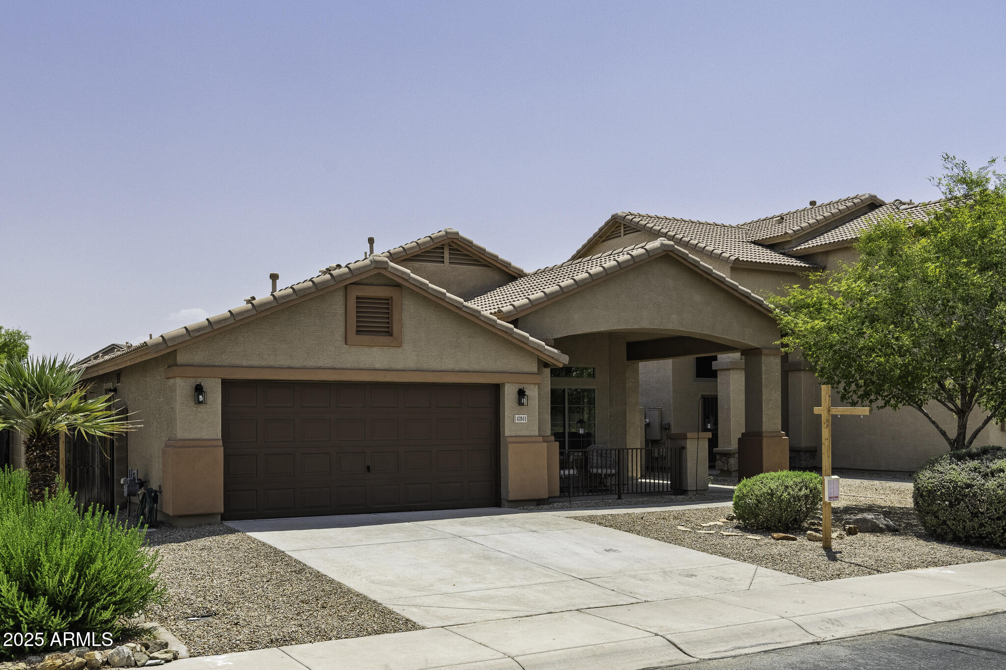 Homes 2 43941 W GRIFFIS Drive